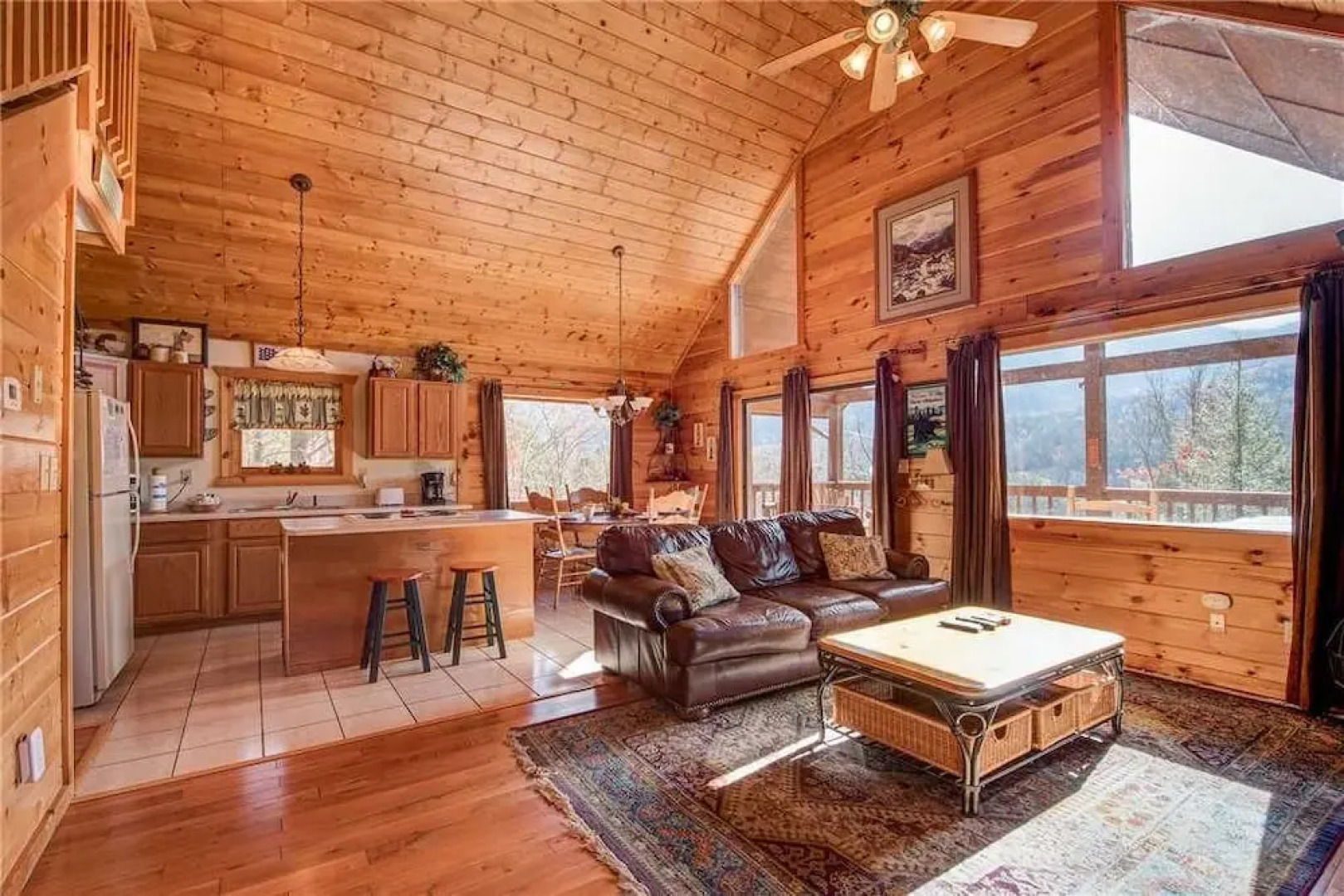 Bearway to Heaven 1 Bedroom Home with Hot Tub