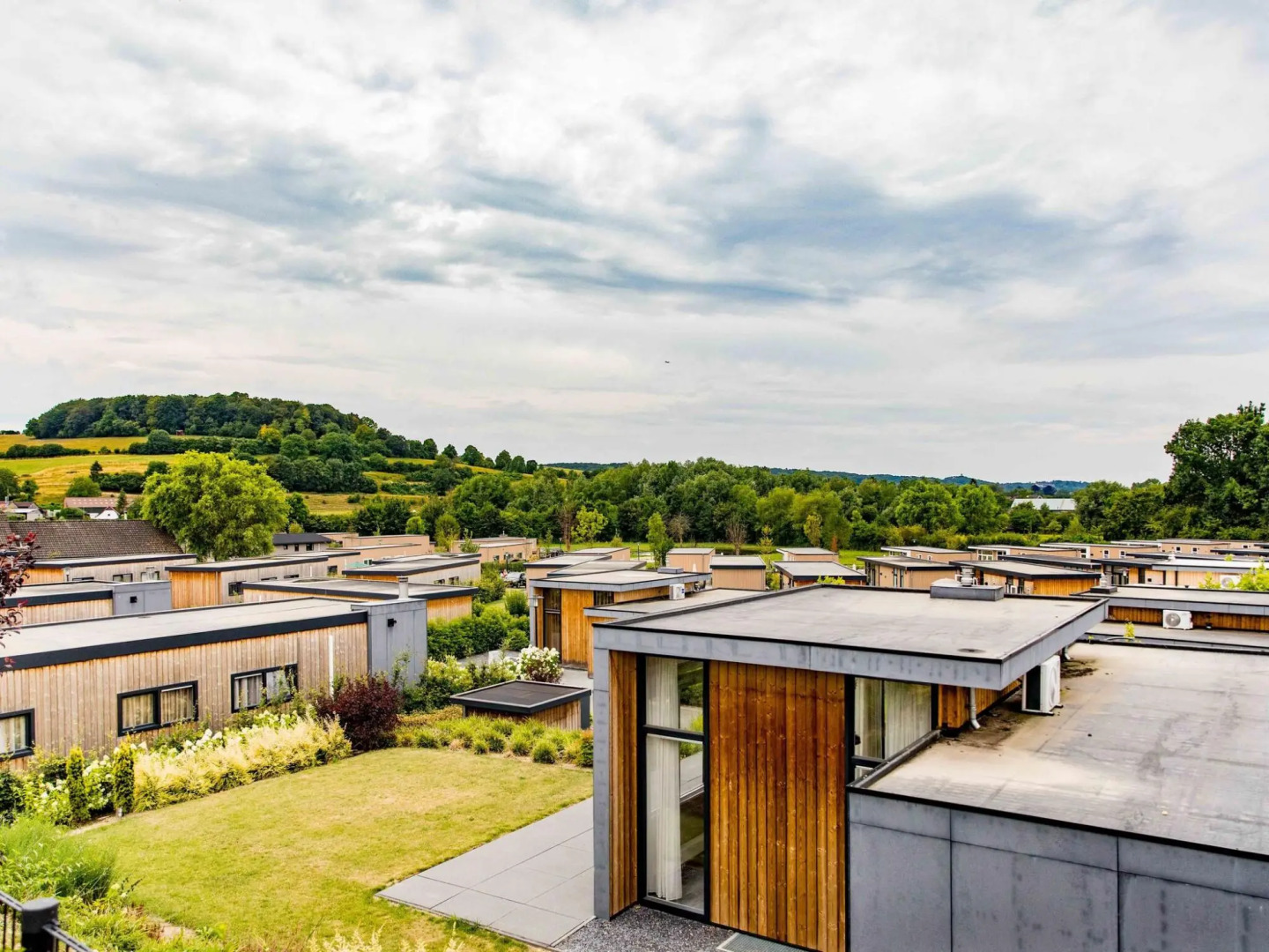 Modern Chalet with Dishwasher, 5 Km. From Valkenburg