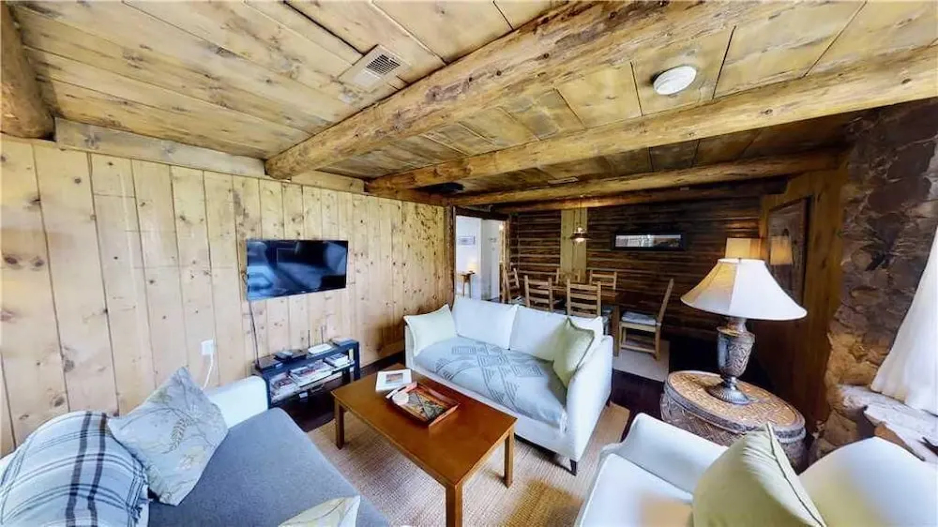 Pack Creek Road House by RedAwning