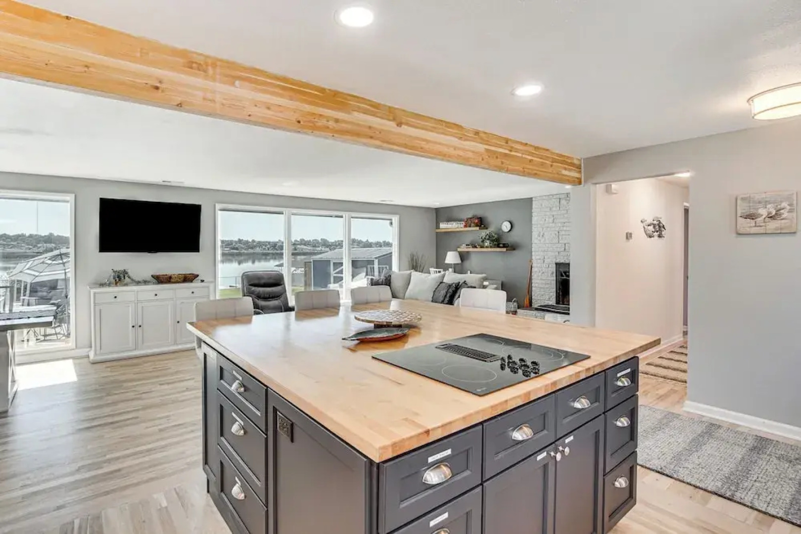 Hunting & Fishing Trip Base Camp on Moses Lake!