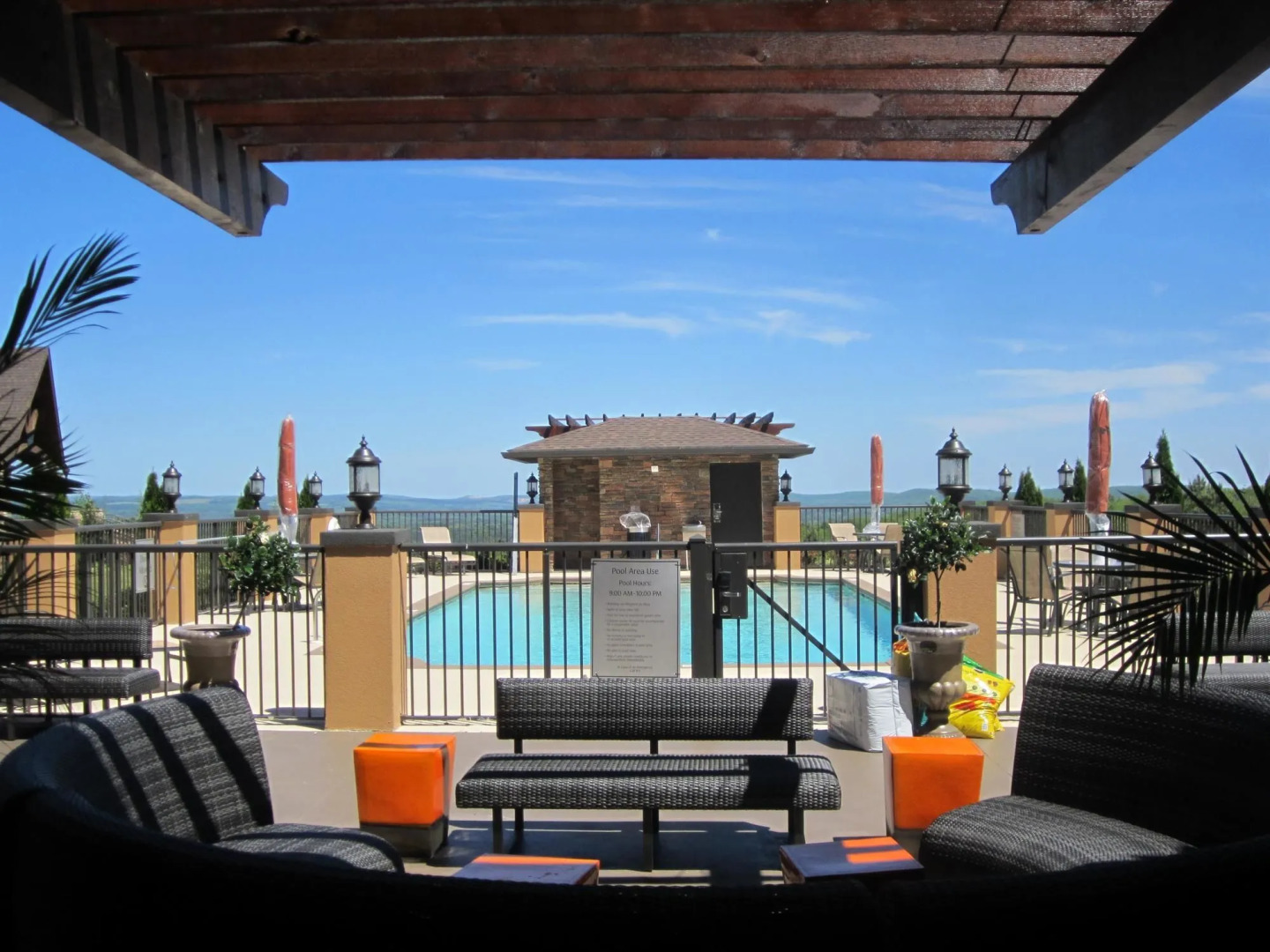 Aiden by Best Western Warm Springs Hotel and Event