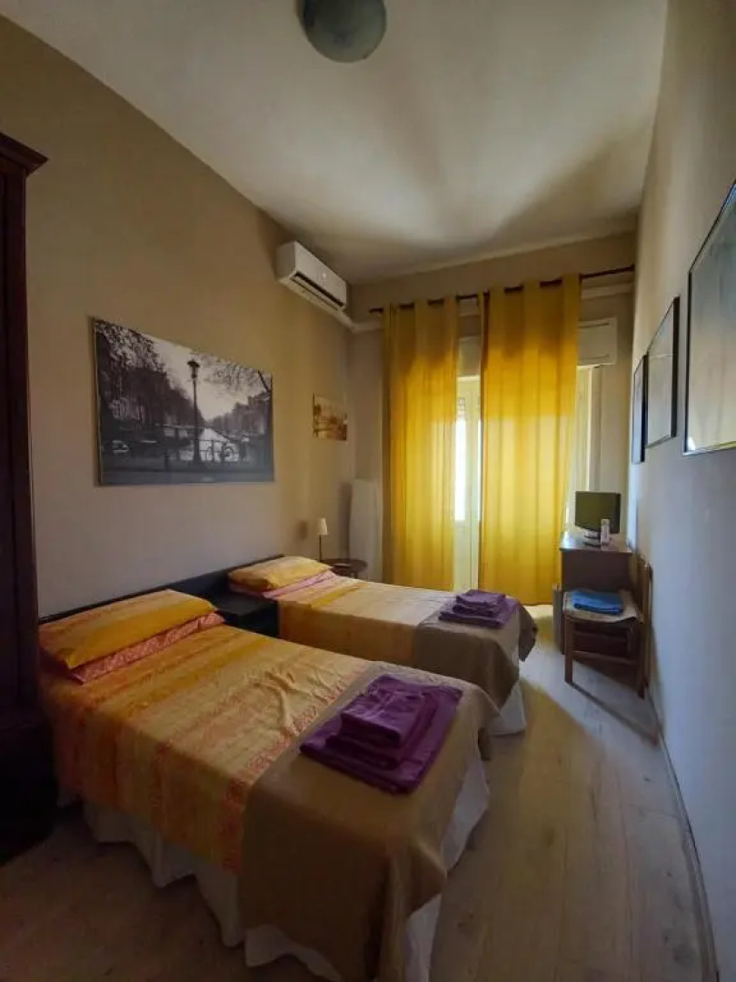 Suite beachfront near the station and Port, 5 beds