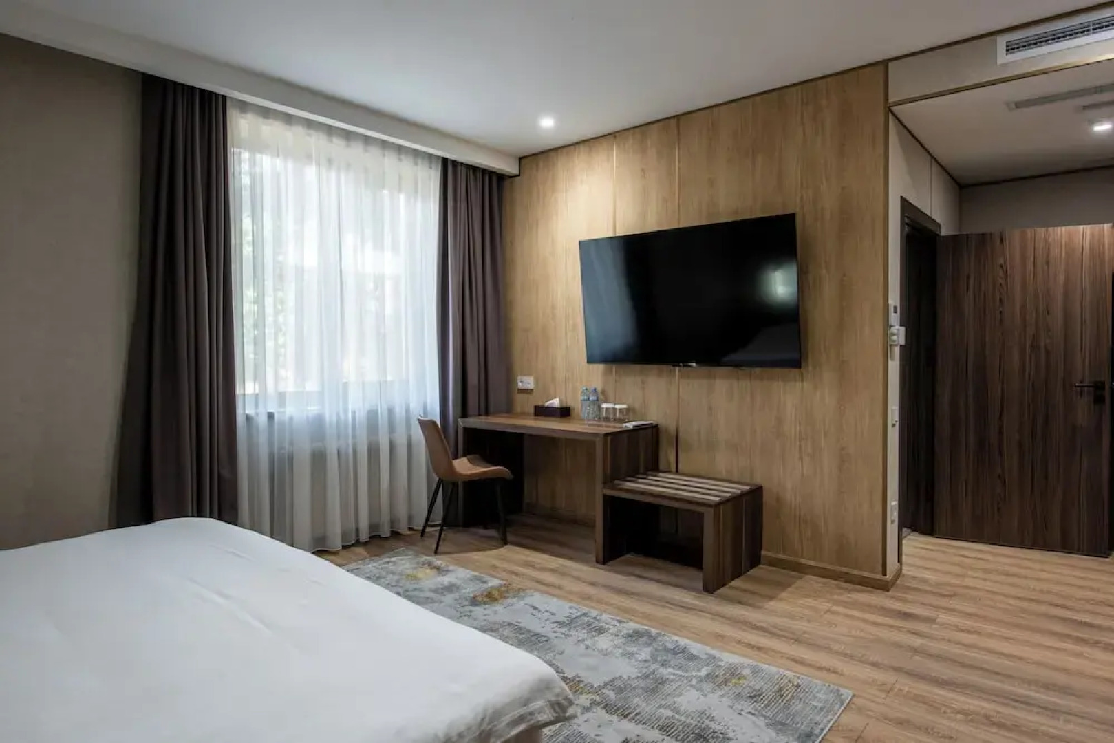 Отель Silk Road Premium