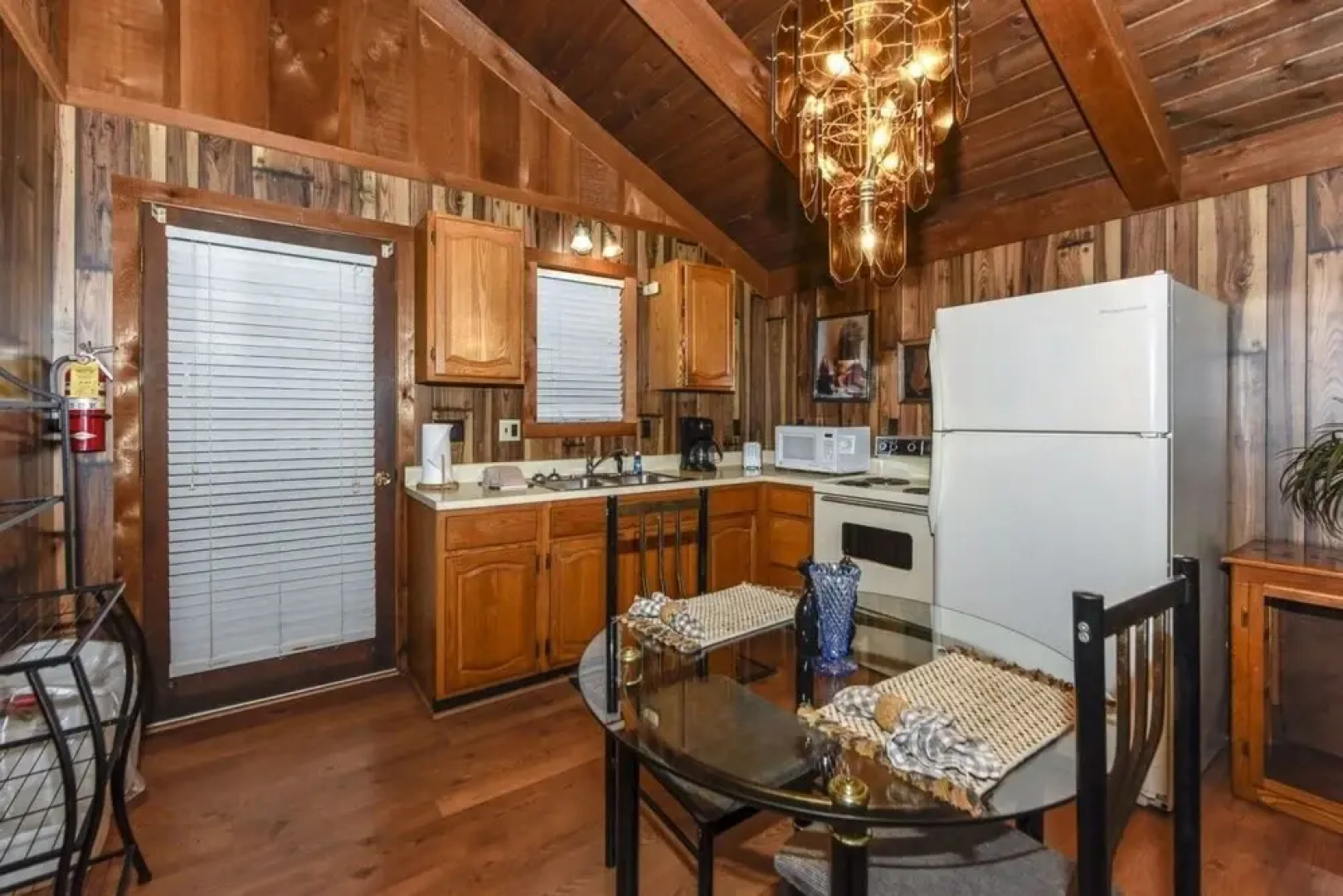 Cliff Haven 1 Bedroom Cabin by RedAwning