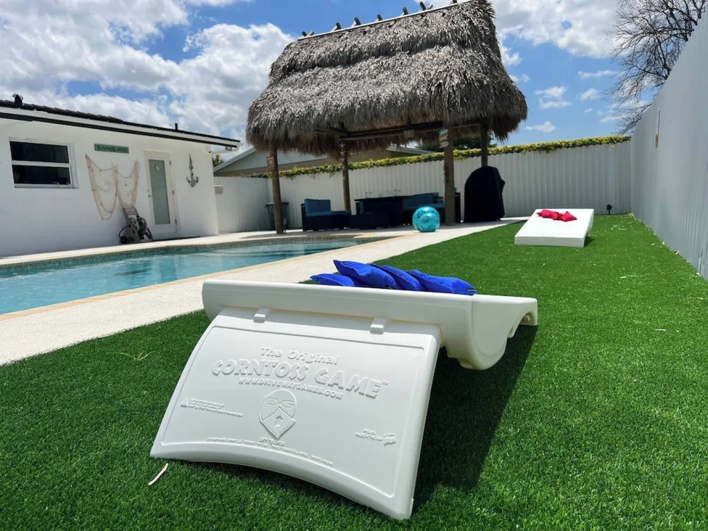 Maggie Home In Kendall - Pool And Tiki Bar