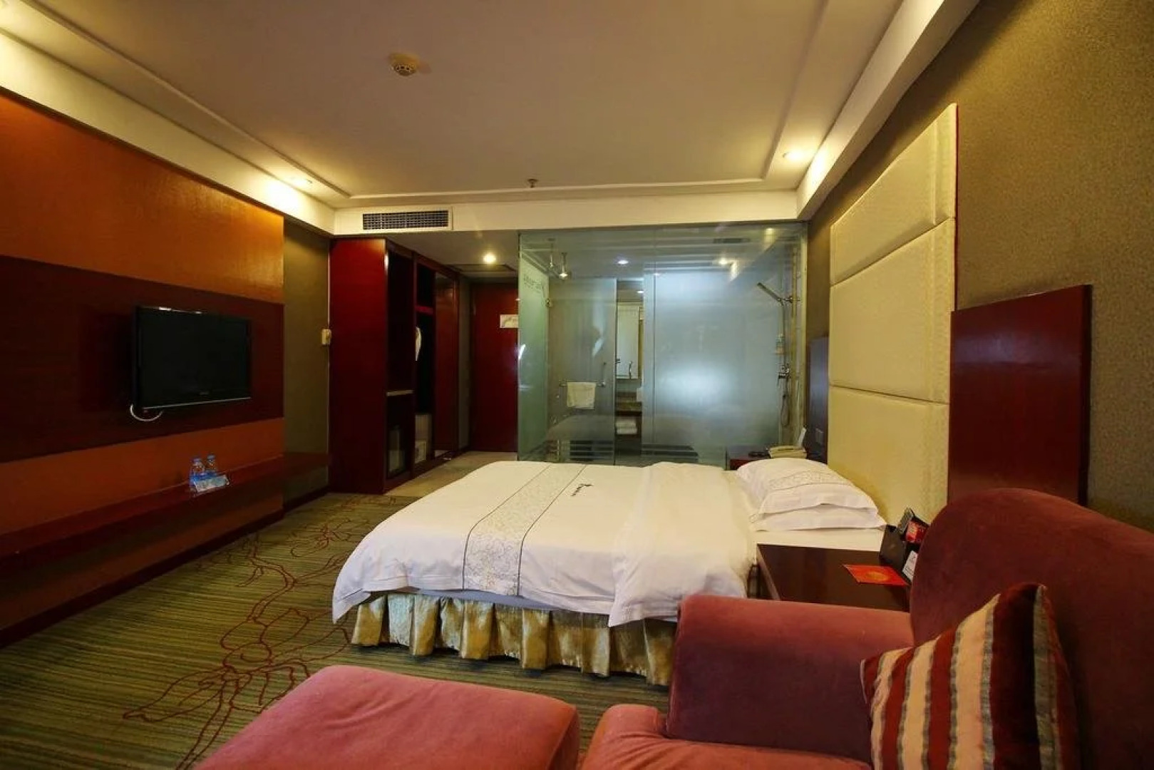 Shuanglong Plaza Hotel