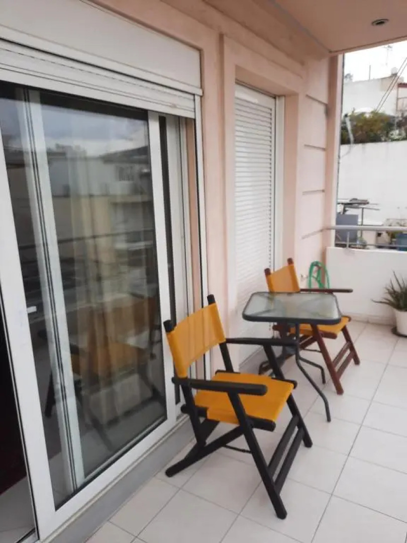 One bedroom apartment new with large living room