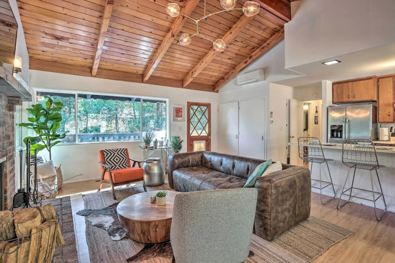 Modern & Unique Cabin With Deck by Lake Gregory!