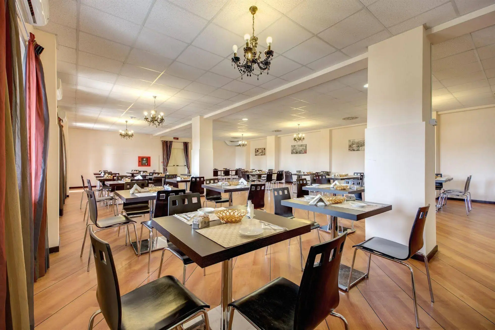 Regal Park Hotel