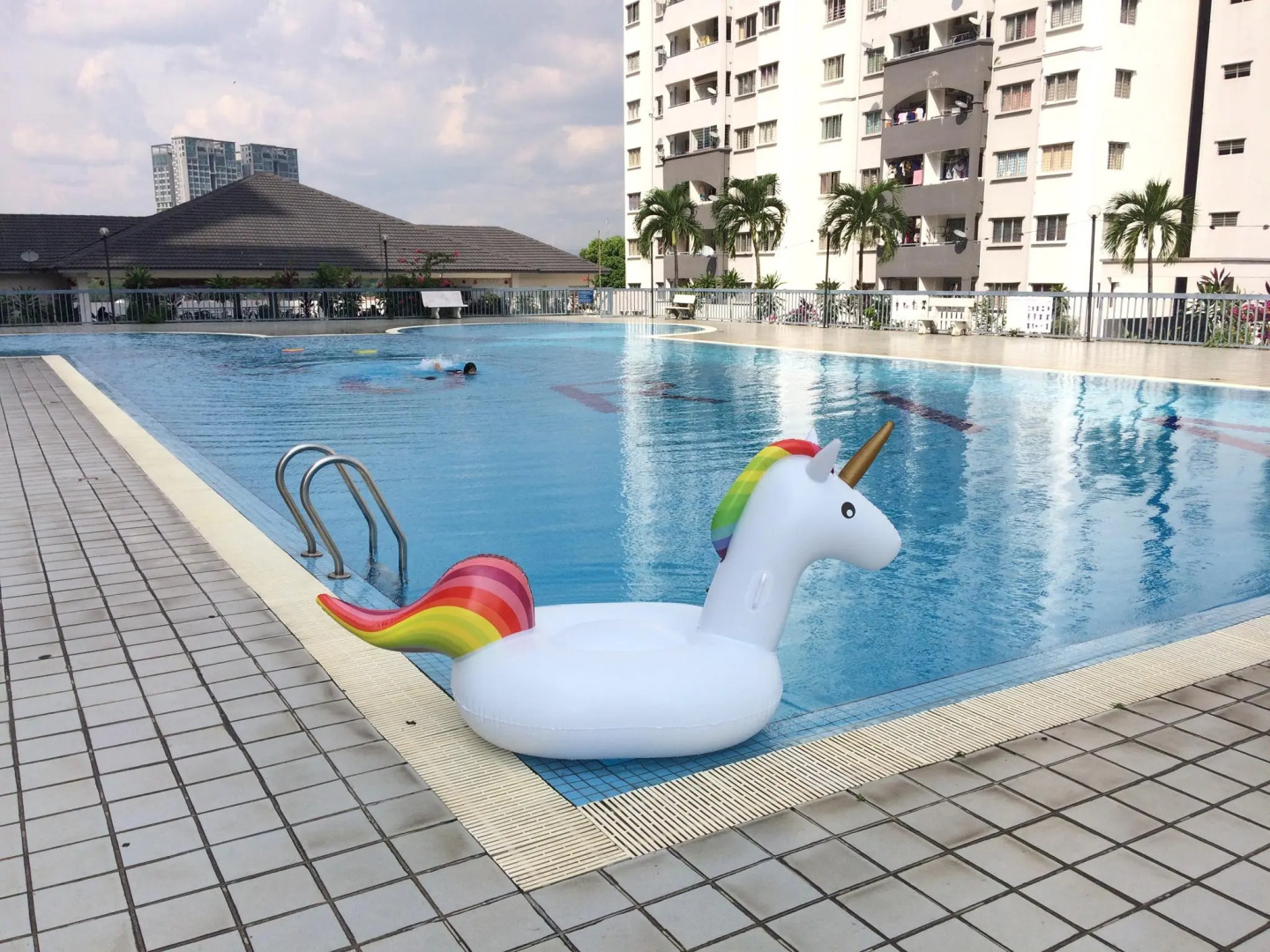 Calv's Suria Kipark Damansara 3R2B Apartment