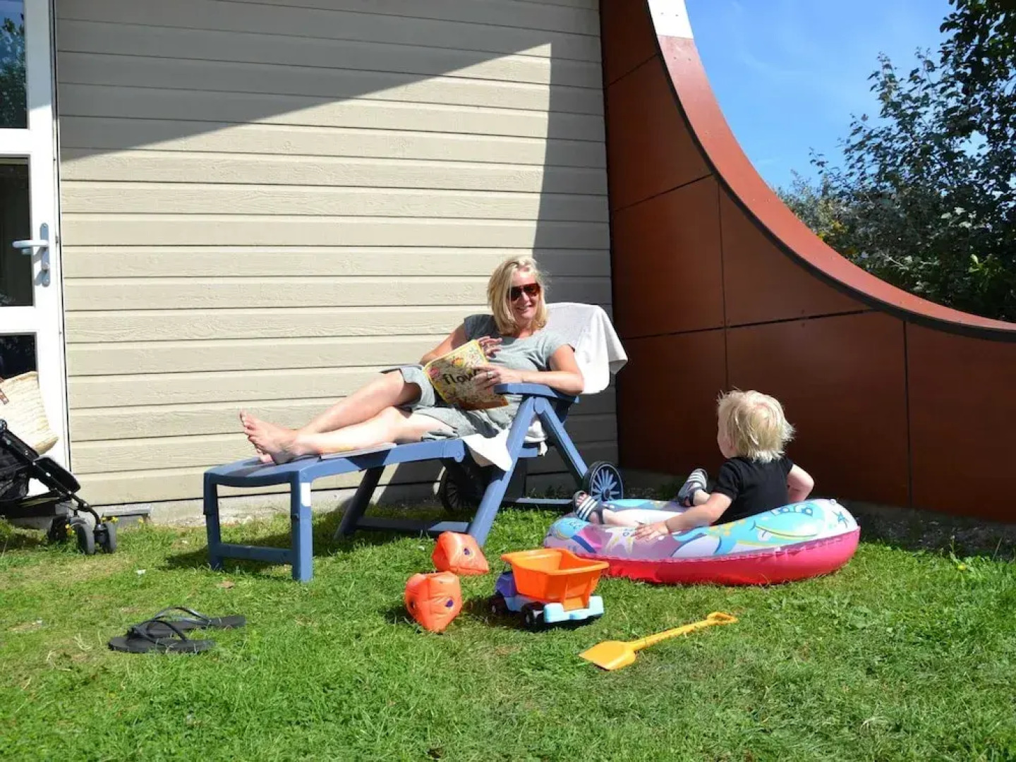 Bungalow in 's-gravenzande With Nautical Charm