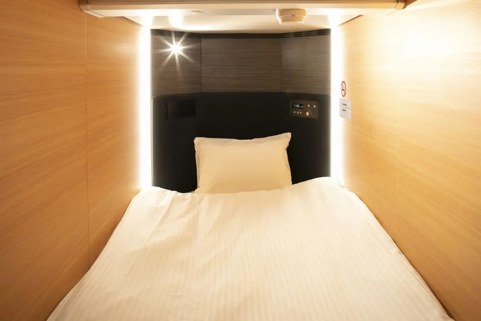 PLAZA EAST CABIN - Caters to men