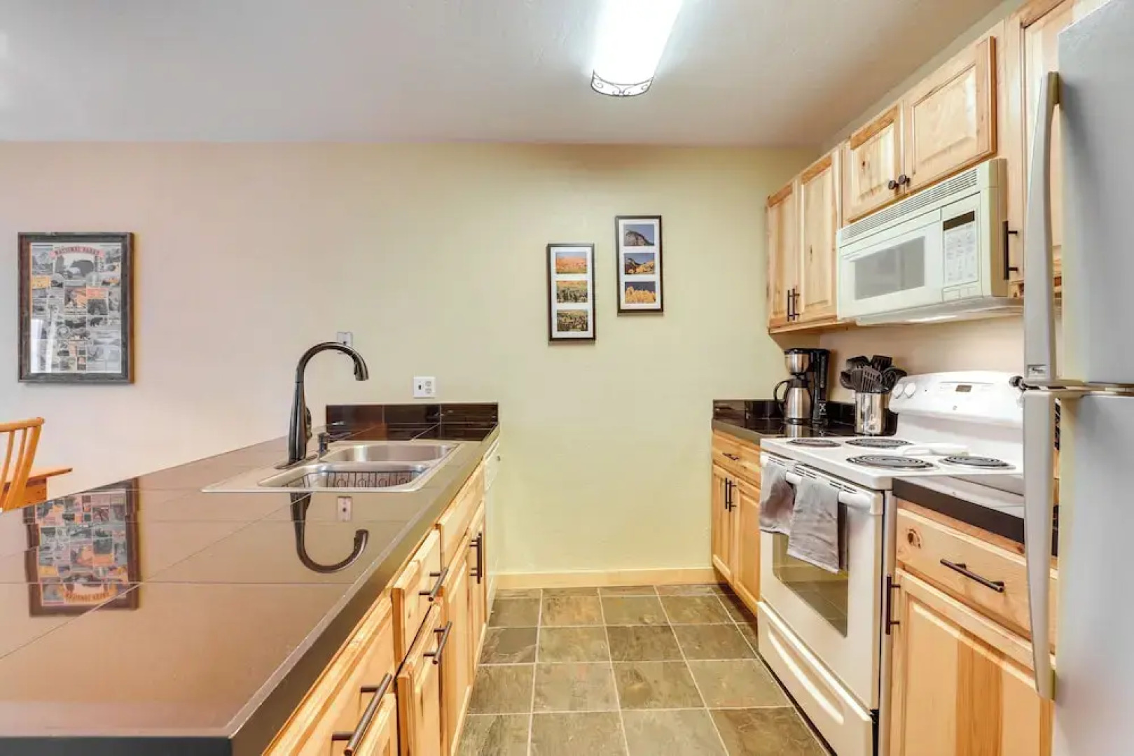 Cozy Winter Park Condo w/ Hot Tub & Shuttle!