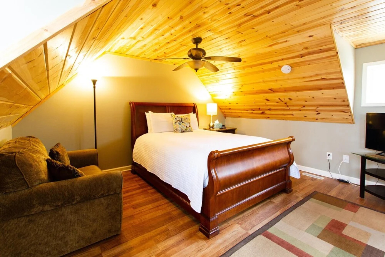 The Dahlonega Square Hotel & Villlas