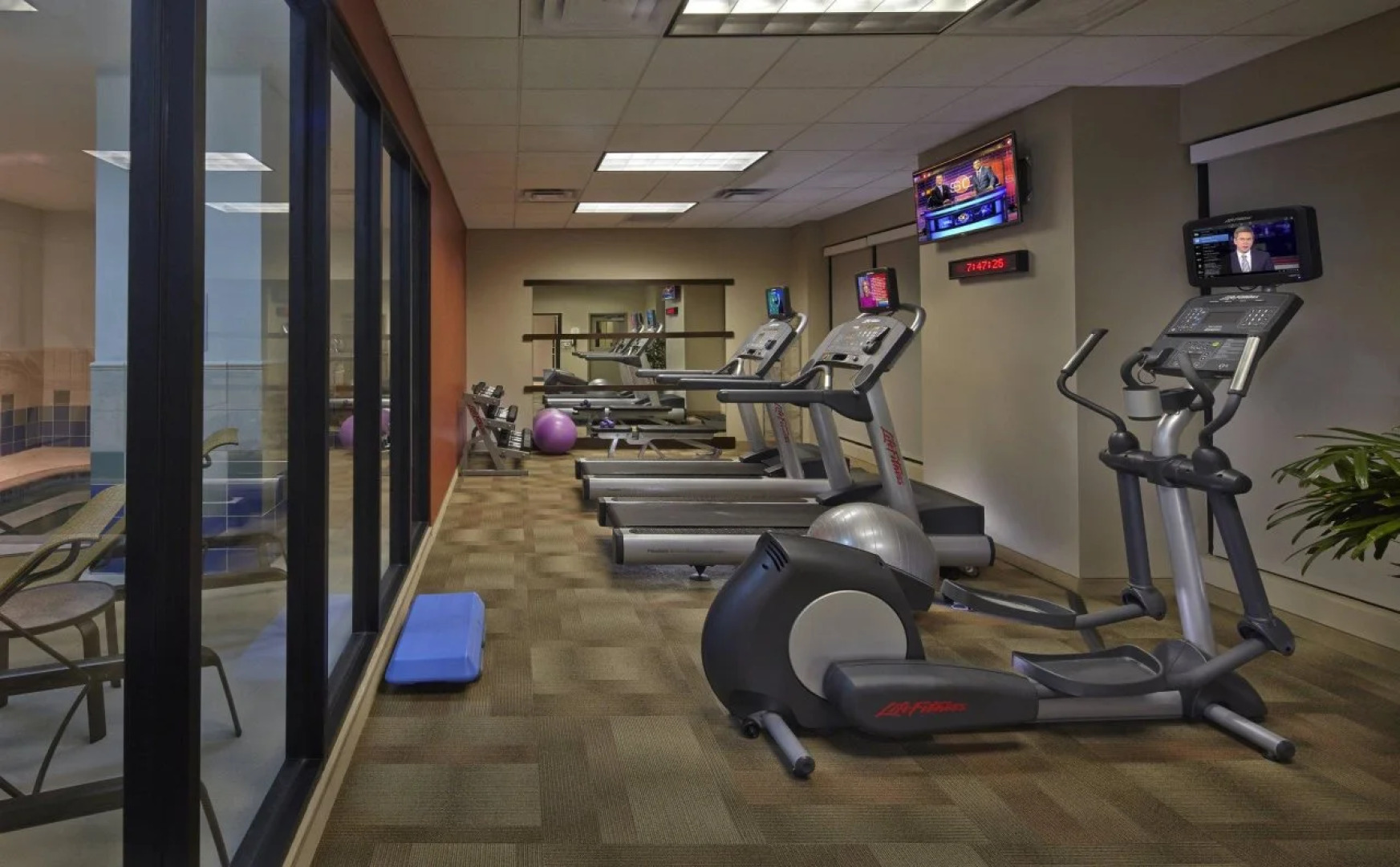 Courtyard by Marriott St. Petersburg Downtown