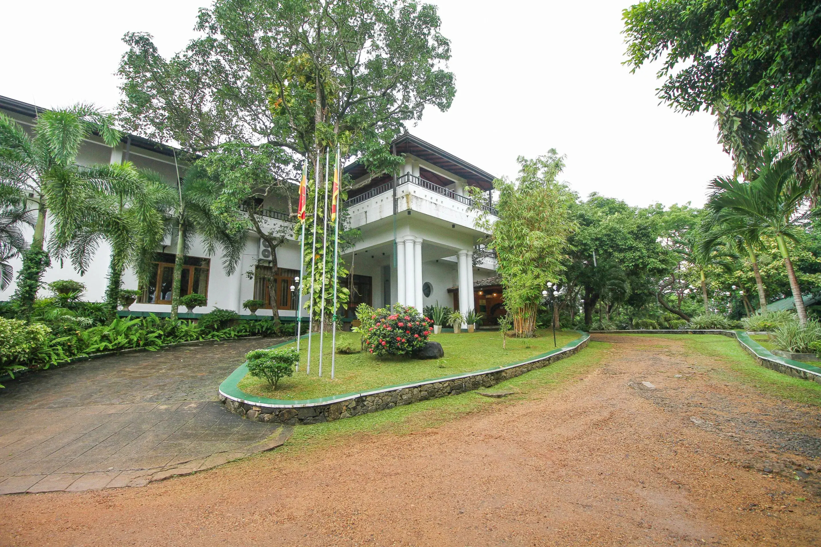 OYO 396 Lotus Paradise Nature Resort