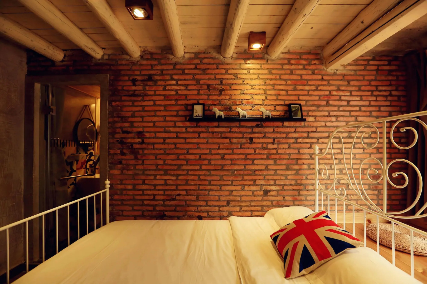 Maan Coco Travelling With Inn No.1