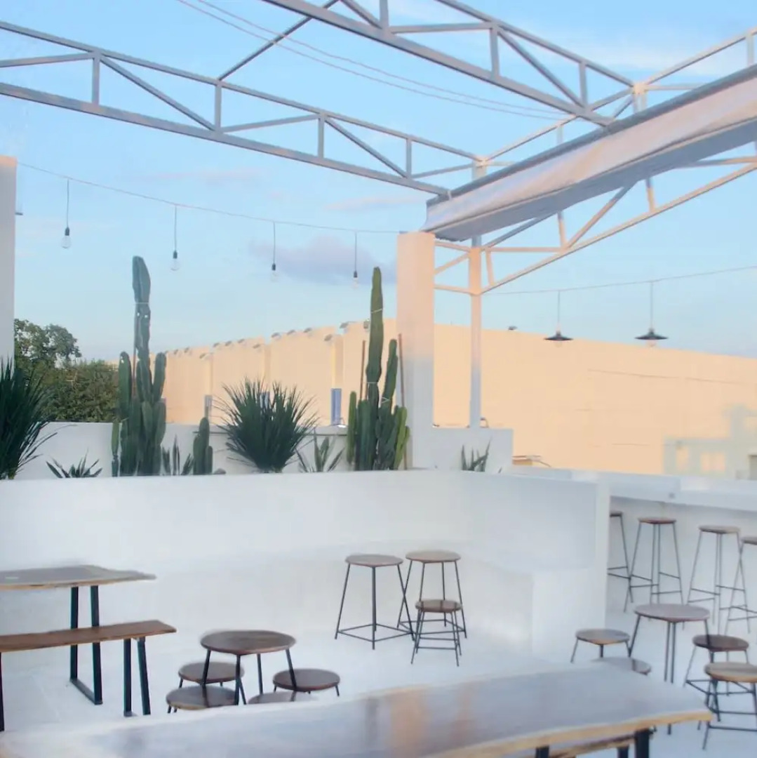 Hero Hostel & Billiards