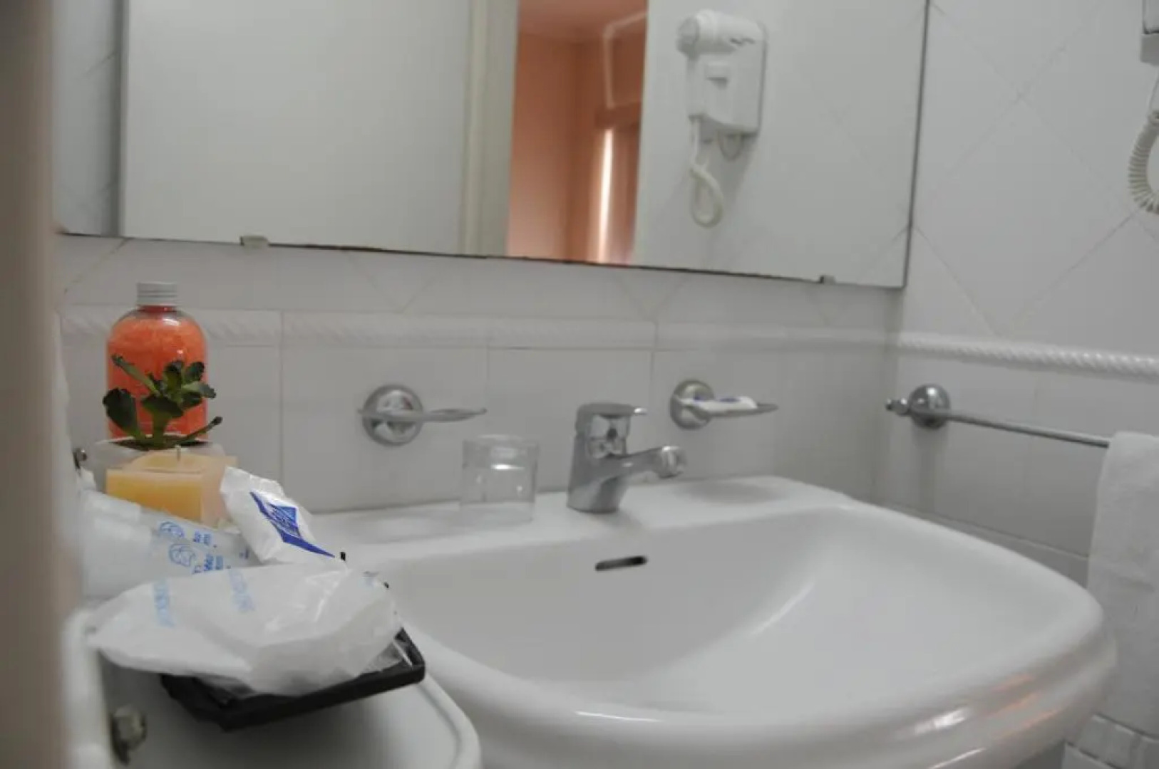 Parra Hotel & Suites