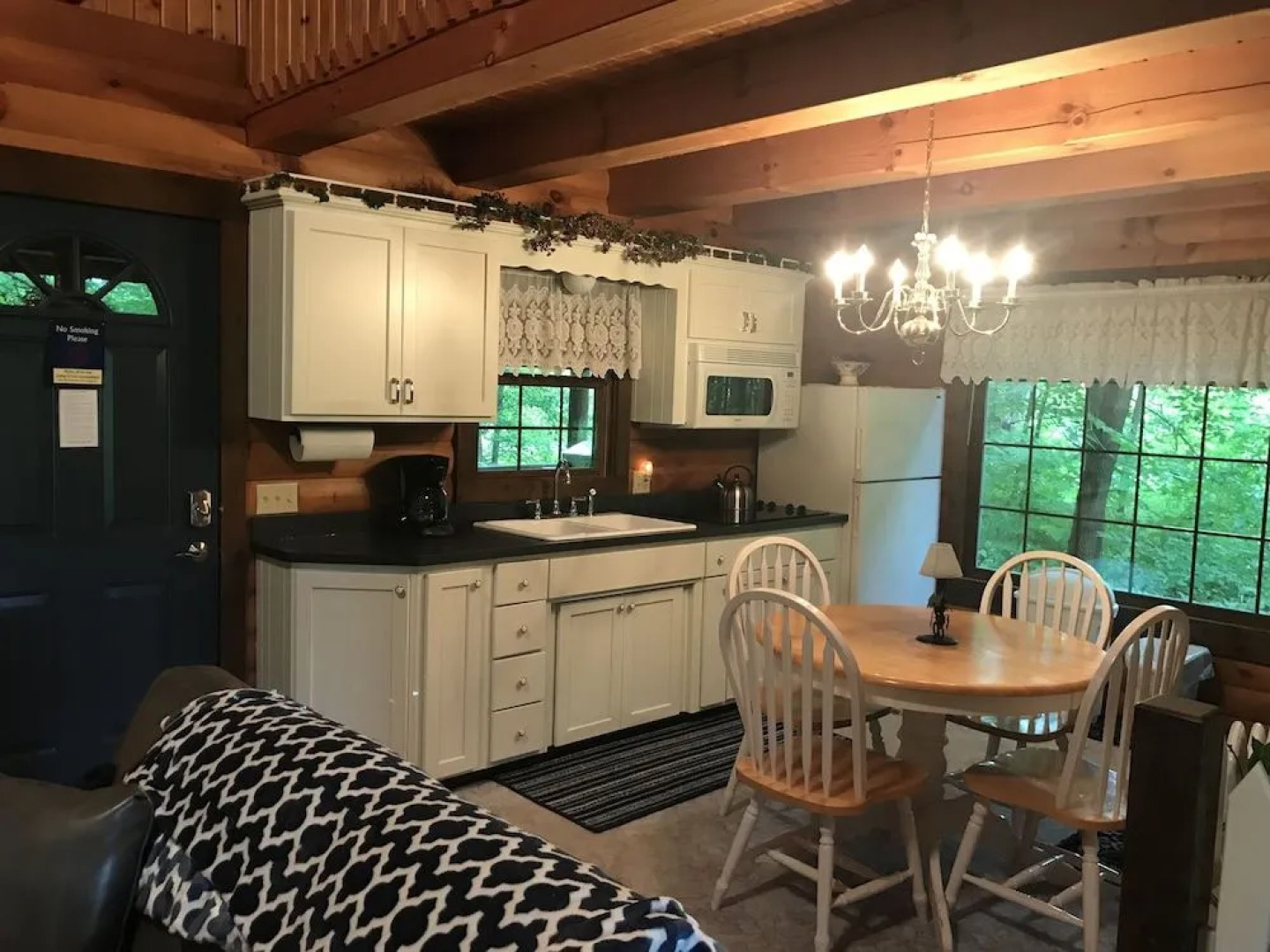 Cricket Hill Lodge & Cabins