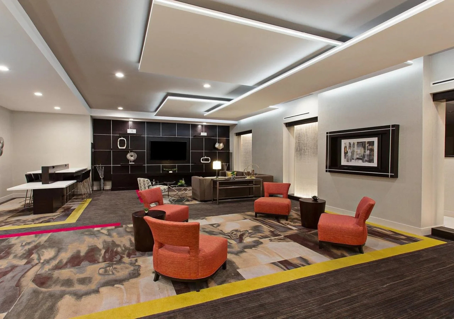 Holiday Inn Express & Suites Anaheim Resort Area by IHG