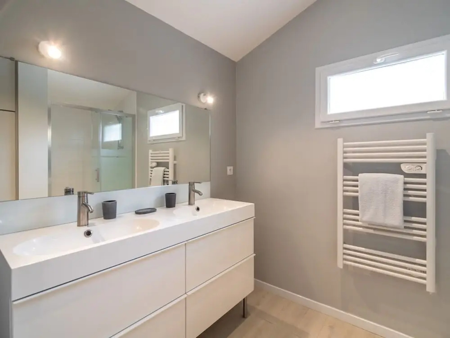 Luxurious Modern Villa With Heated Private Swimming Pool, jeu de Boules Court and Lots of Privacy