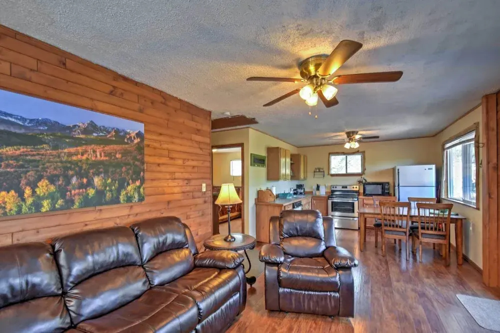 Cabin w/ Mtn Views - 5 Mi to Mueller State Park!