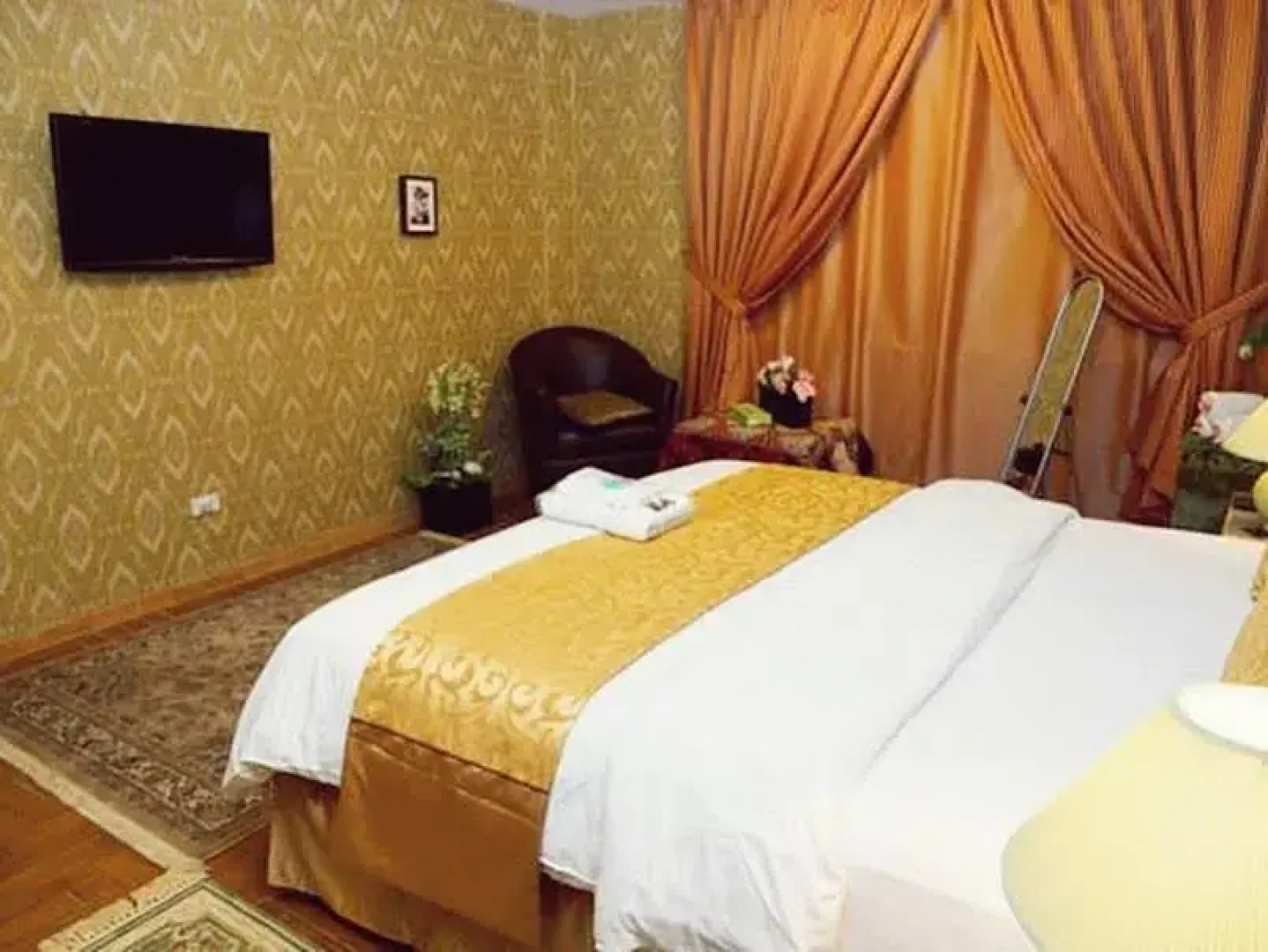 Mansour Plaza Hotel Apartments