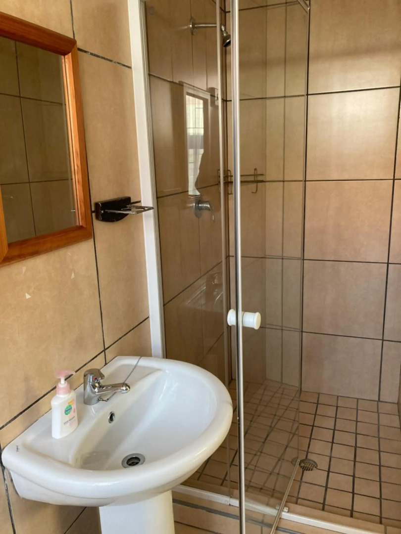 Pole Pole holiday home