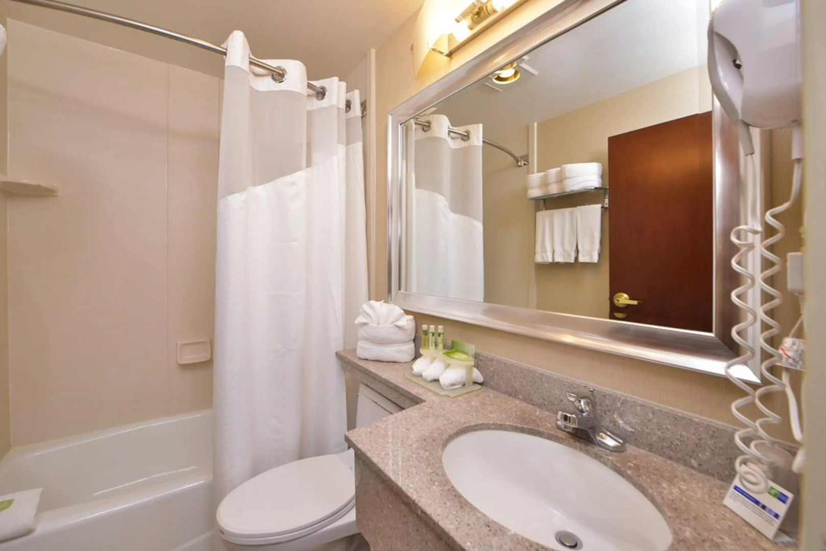 Holiday Inn Express Kennedy Airport