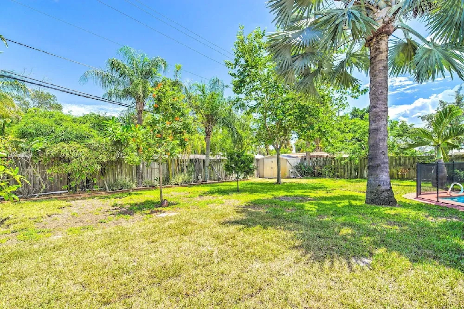 Spacious Satellite Beach Home: Walk to Shore!