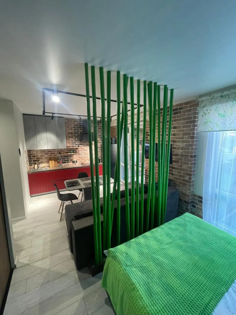 Марсель с бассейном