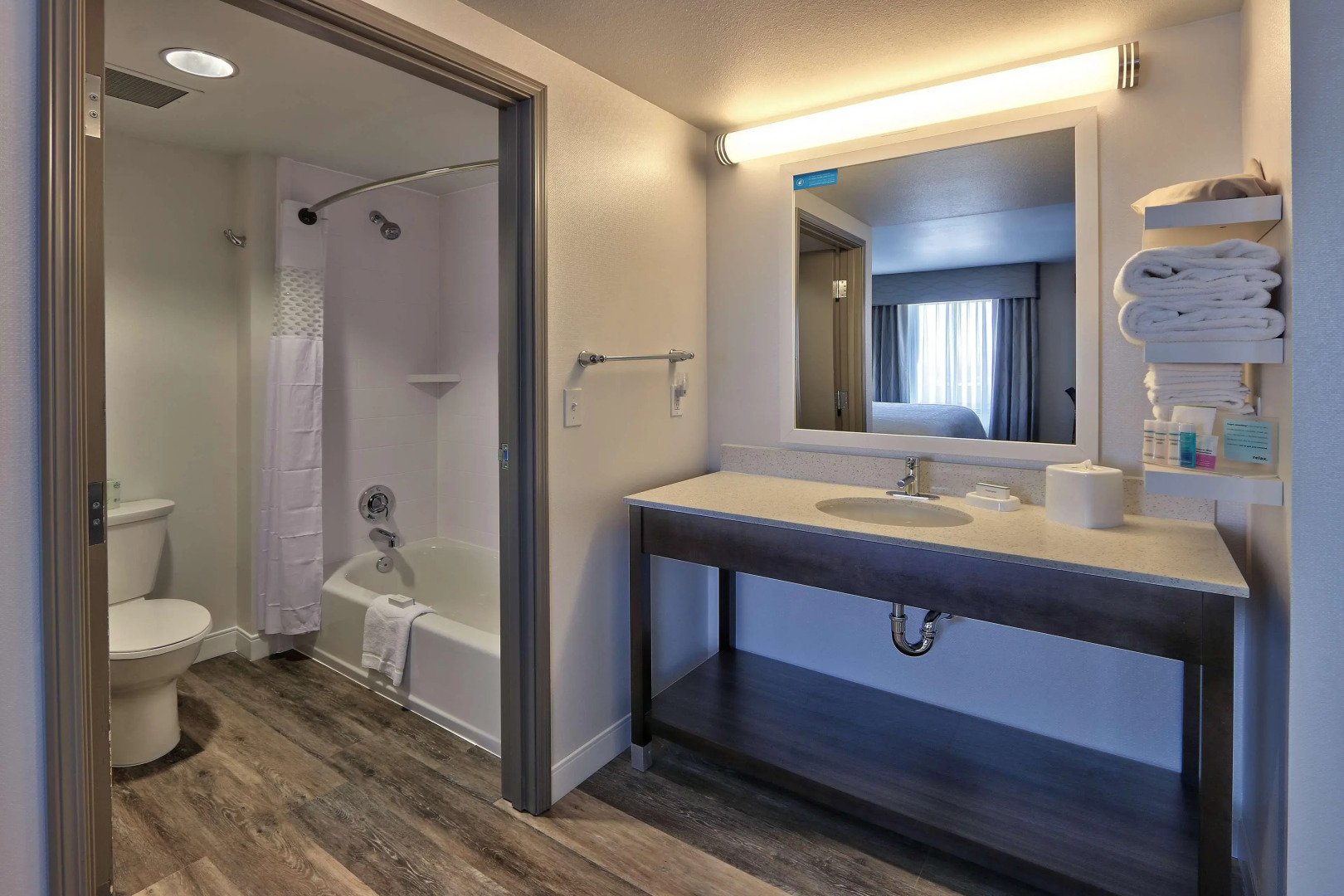 Hampton Inn & Suites Albuquerque Airport