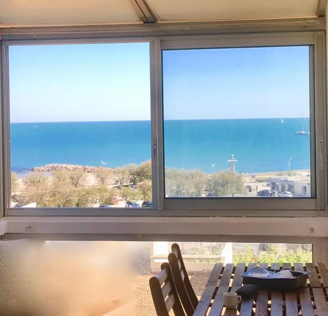 P1 Vue Mer 1ère ligne 33M2 pour 4 pers + véranda + parking La Grande-Motte