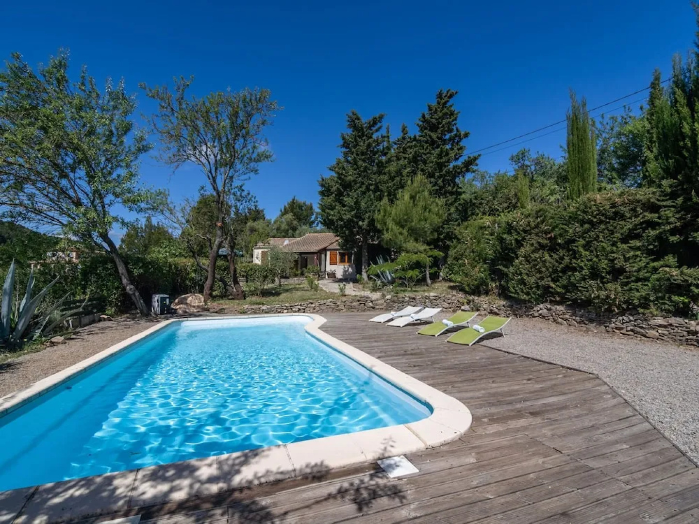 Huge Villa in Montbrun-des-corbières With Swimming Pool