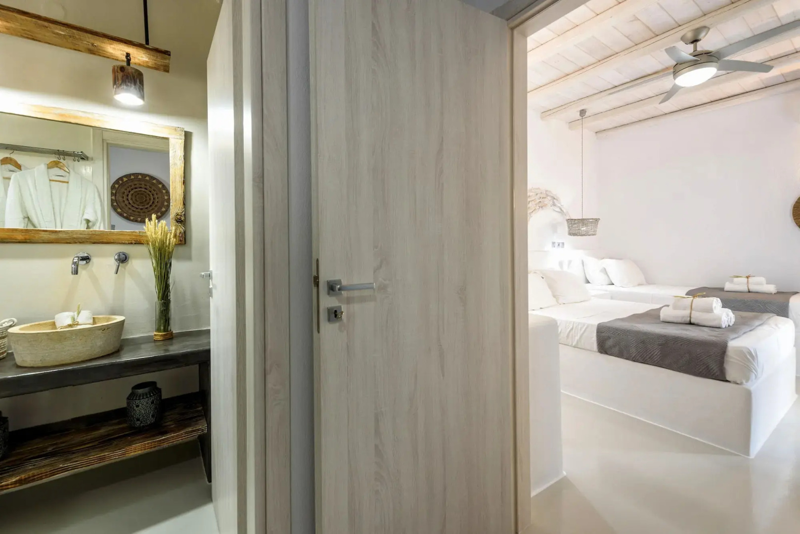 Blue Waves Suites & Apartments To Kyma