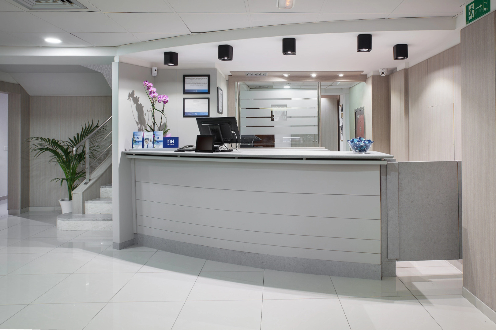 Отель NH Las Palmas Playa las Canteras