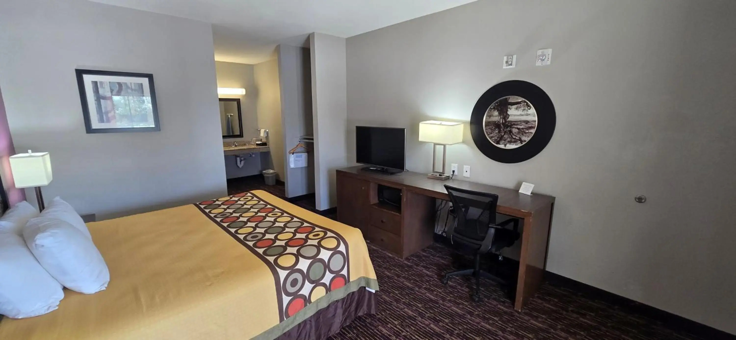Super 8 by Wyndham Carrizo Springs