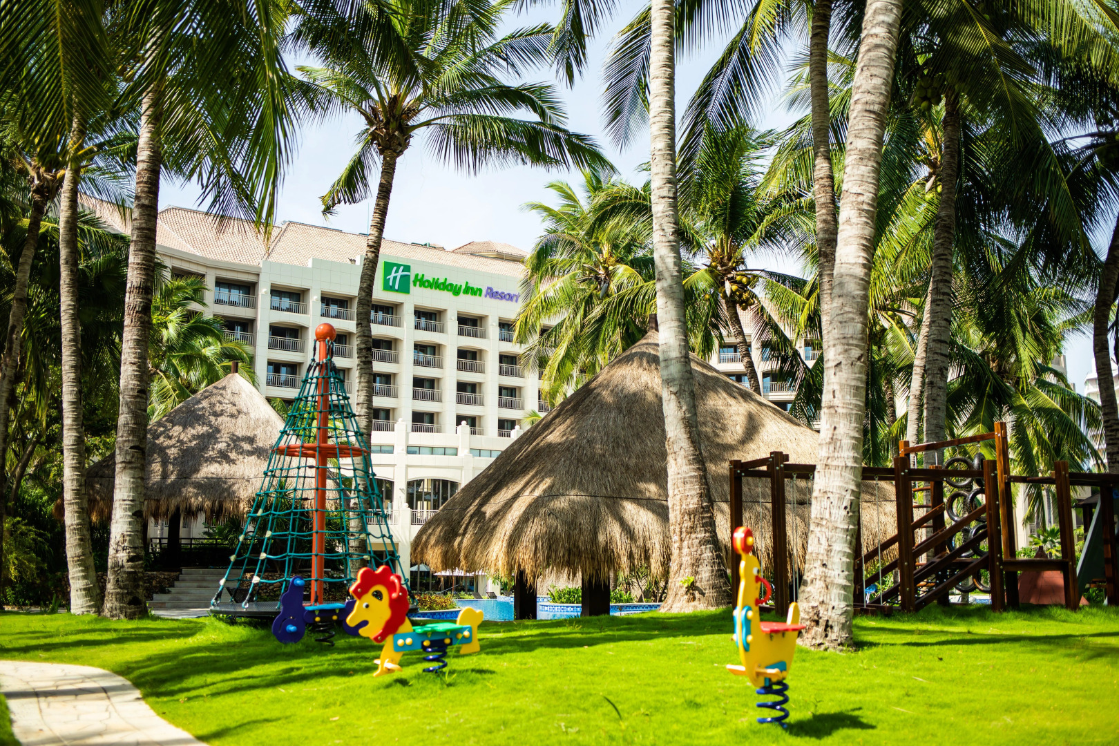 Holiday Inn Resort Sanya Bay by IHG