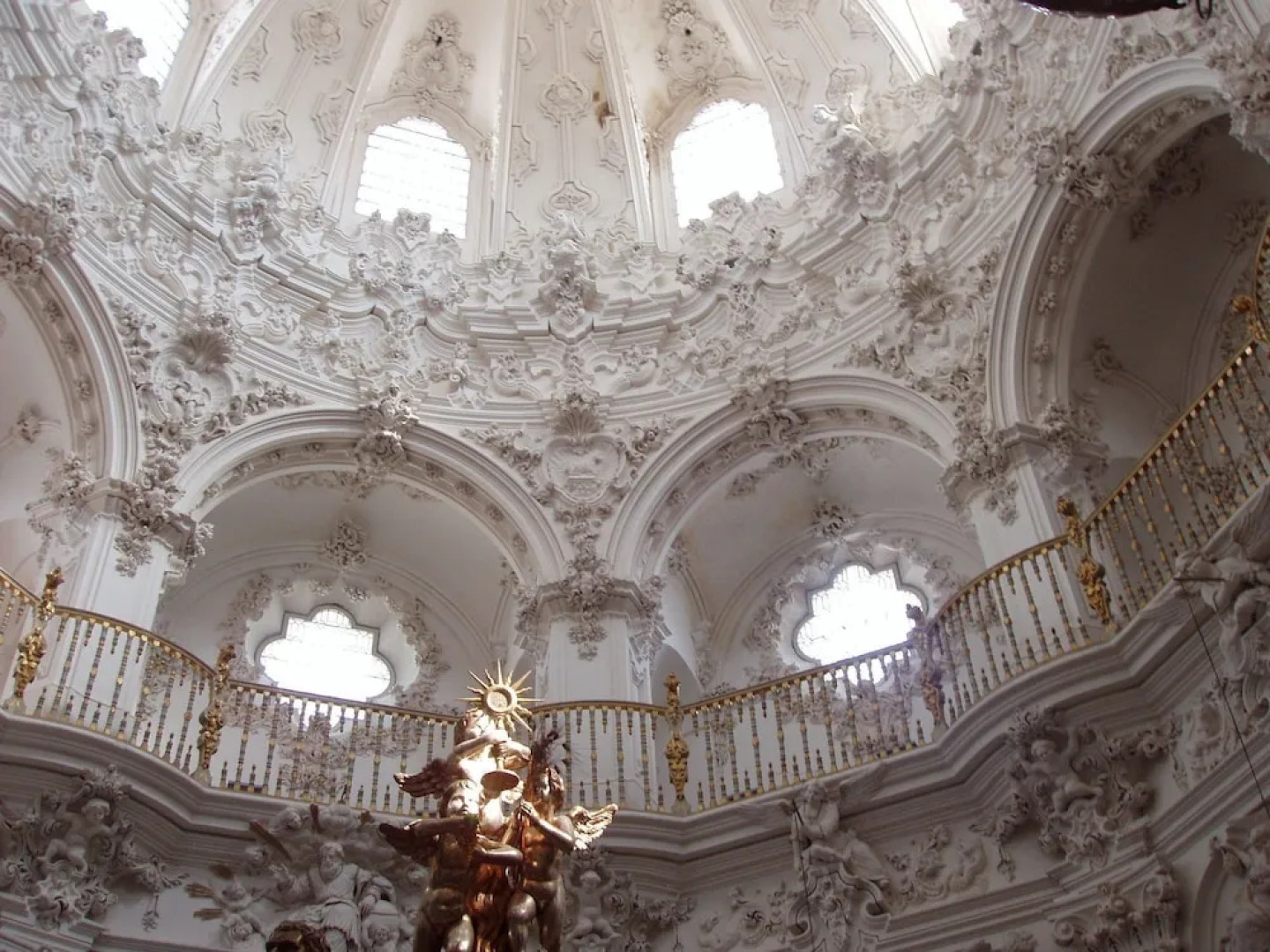 Comfortable Mansion in Rute with Hot Tub