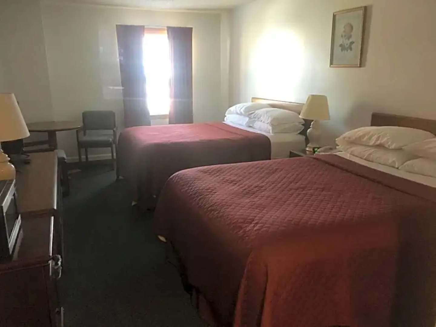 Villager Motel & Glen Manor Estate