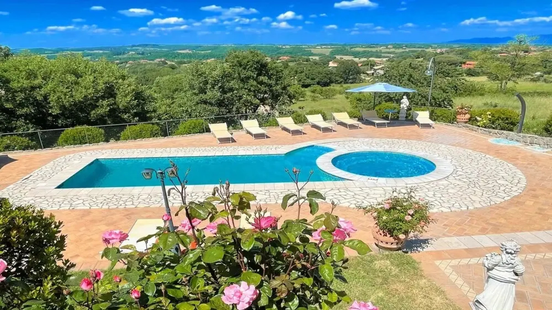 24 Guests - Heartbreaking Lake View and Pool