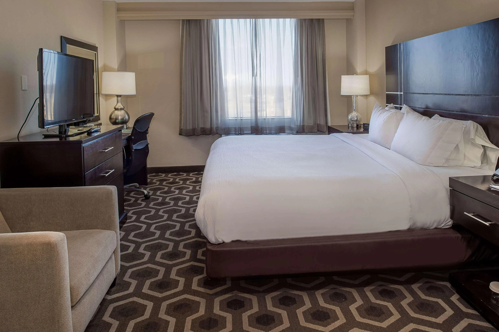 Embassy Suites by Hilton St. Louis Airport