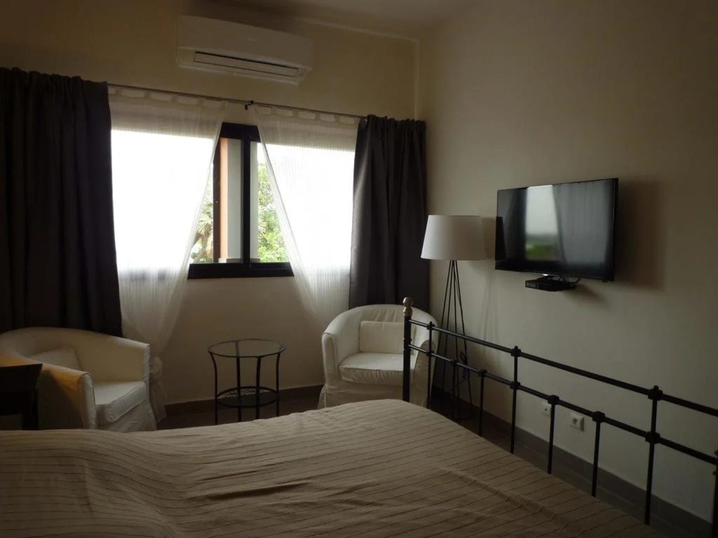 Badalodge Hotel & Restaurant