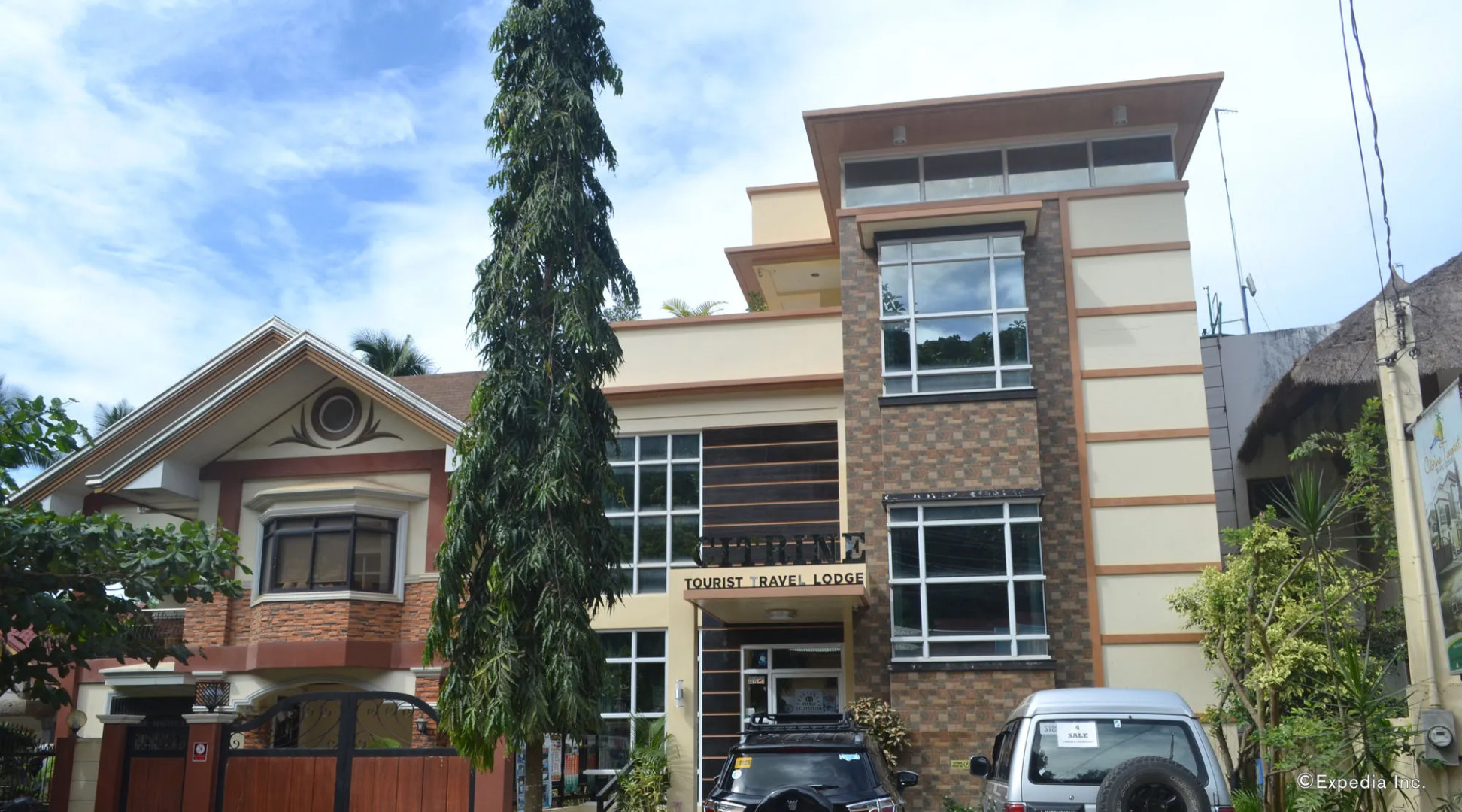 Citrine Tourist Travel Lodge