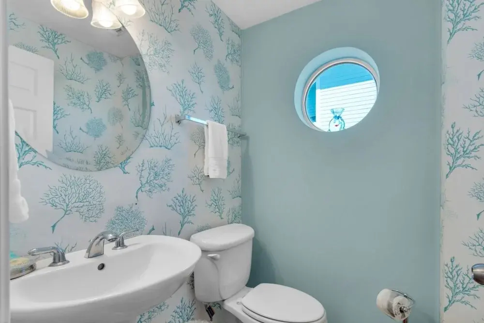 Portside S "beauty And The Beach" 3 Bedroom Townhouse by RedAwning