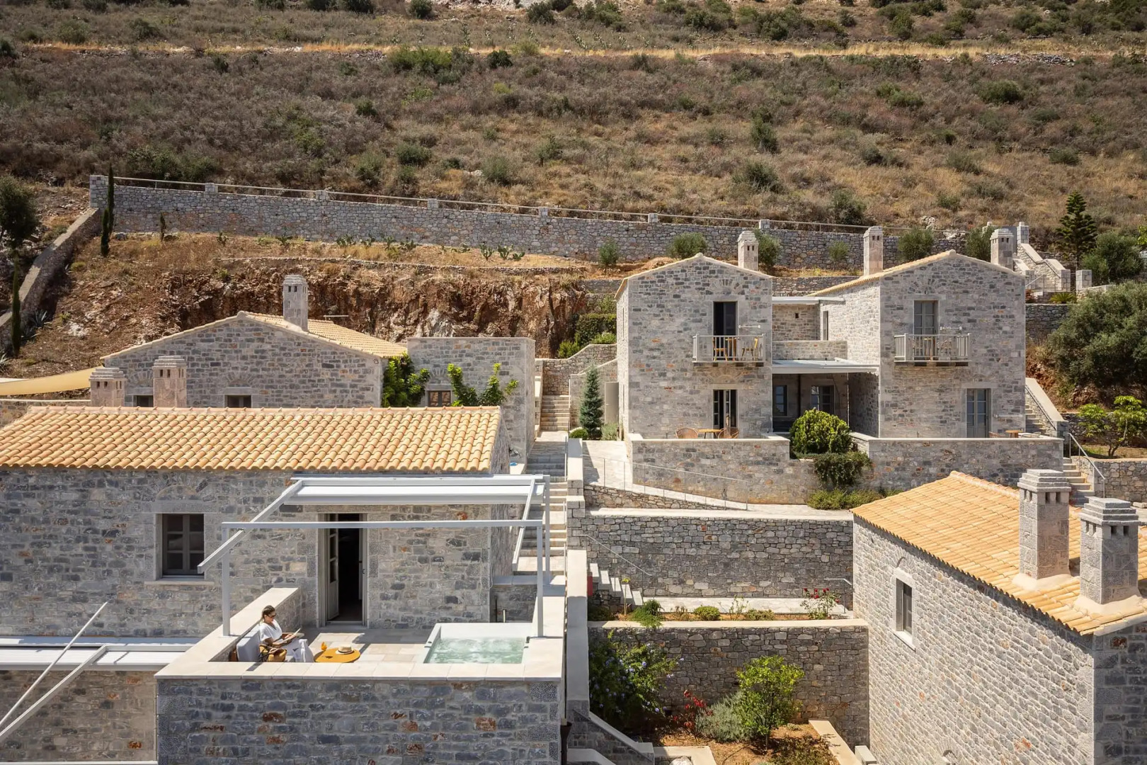 Trapela Limeni Luxury Suites