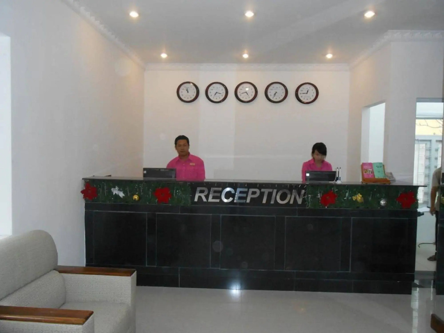 Yasaka Huong Sen Restaurant & Hotel