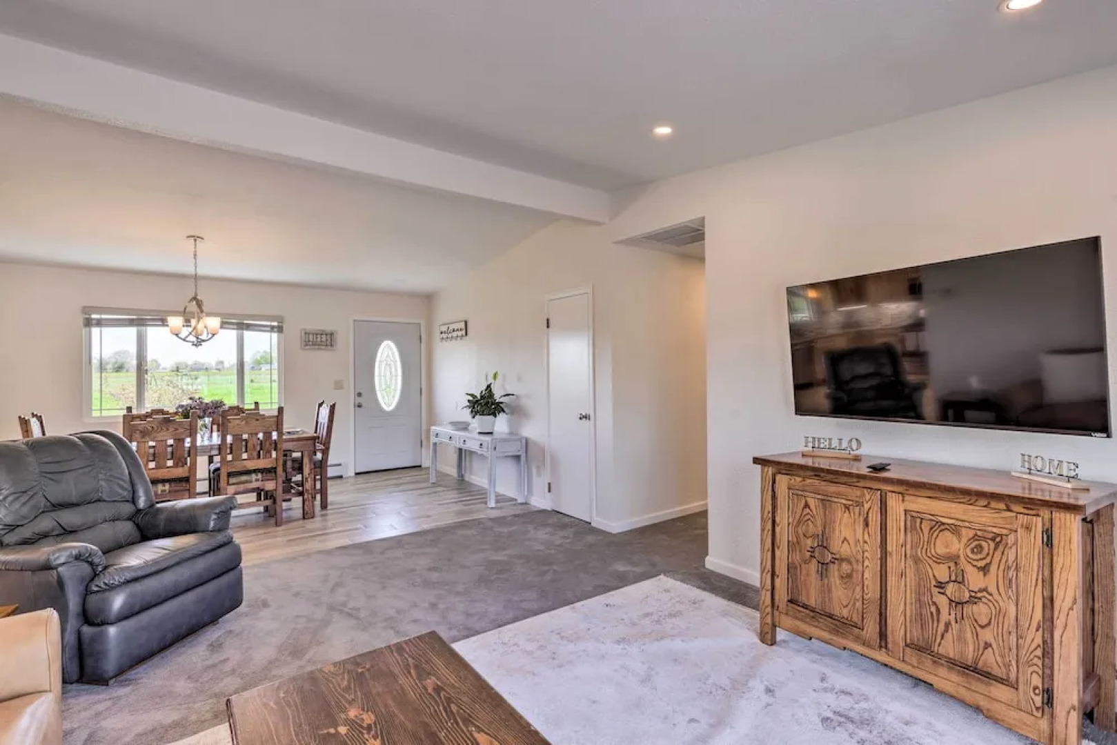 Picturesque Palisade Home: Mt Garfield Views!