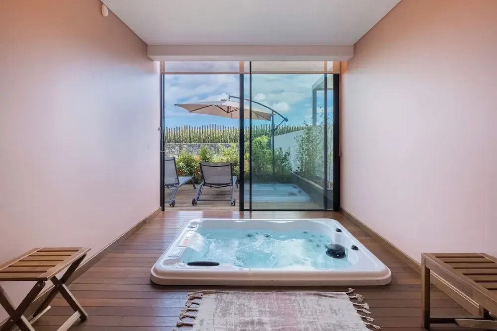 Mónaco Suites & Garden